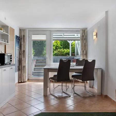 - Strandnah Lejlighed